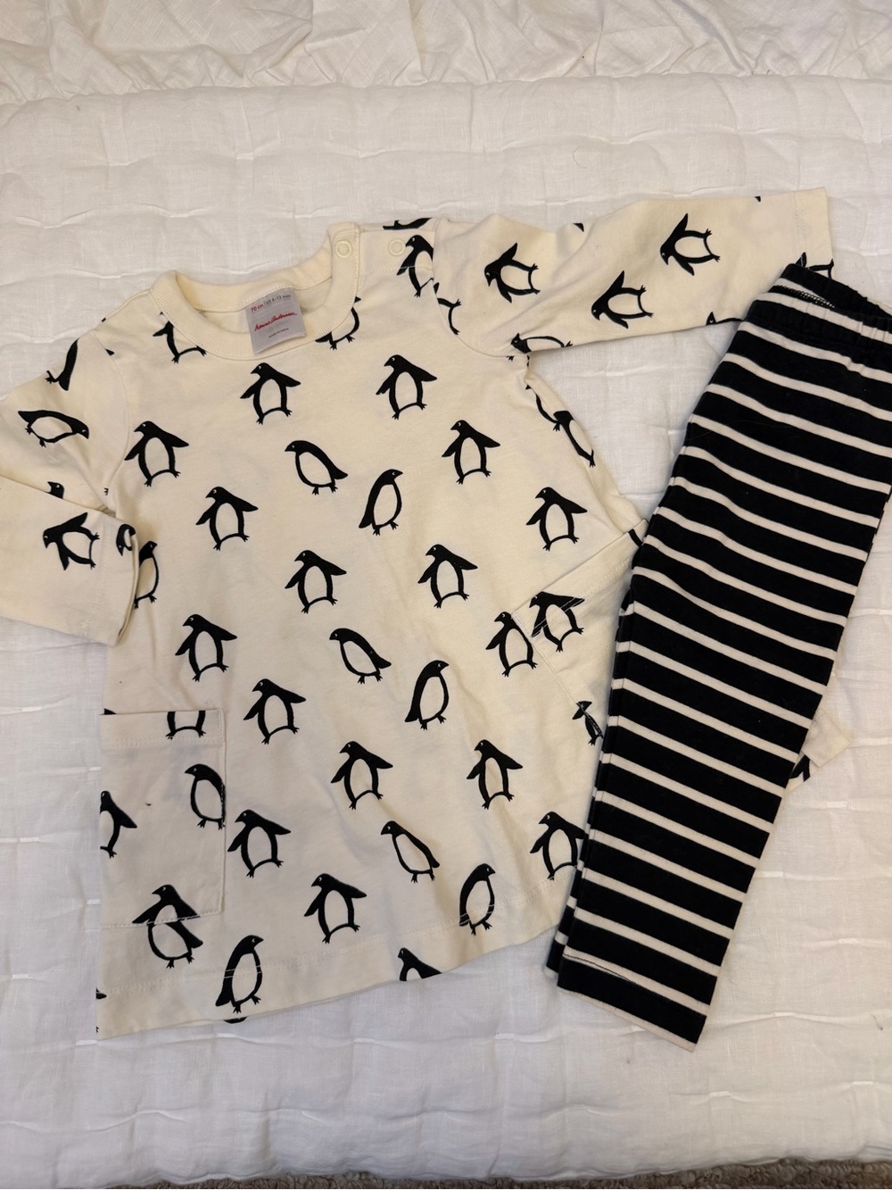 Hannah Anderson Penguin Print Lounge Set - Black & White